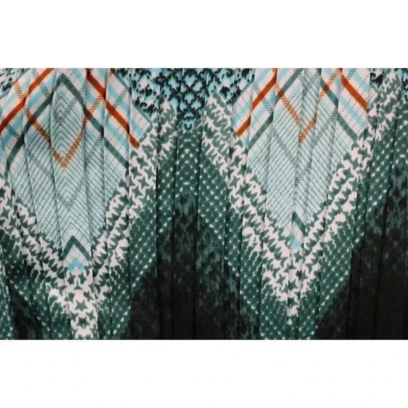 Essentials by Milano Satin Pleated Button Up Top-Size XL - Picture 3 of 10